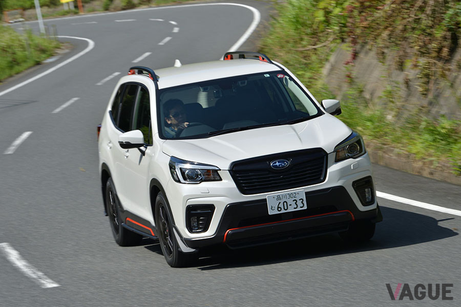 TOYO TIREのオールシーズンタイヤ「セルシアス」を装着したスバル・フォレスター