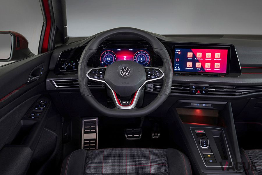 新型8代目「ゴルフGTI」のインパネ（DSGモデル）