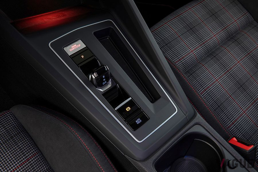 新型8代目「ゴルフGTI」DSGモデルのシフトセレクター
