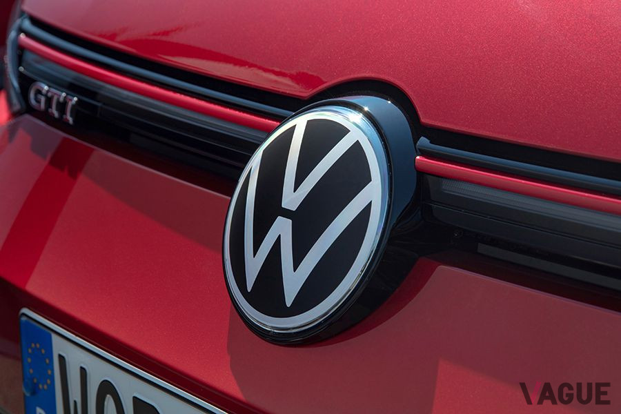 新型8代目「ゴルフGTI」のエンブレム