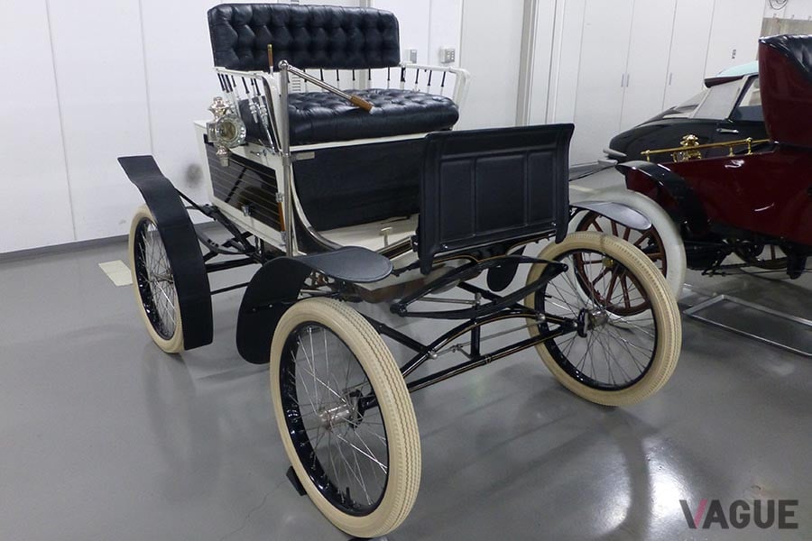 トヨタ博物館に収蔵されている1899年製「ロコモビル スチームカー」。蒸気自動車だ