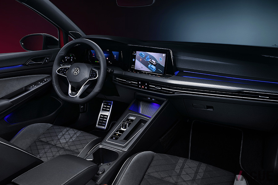 VW新型「ゴルフヴァリアント」のインパネ
