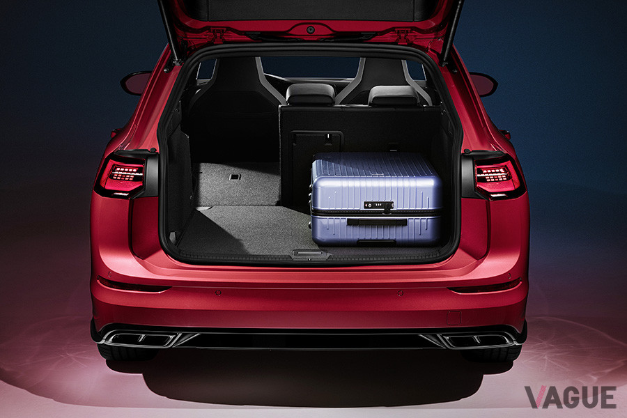 VW新型「ゴルフヴァリアント」のラゲッジルーム