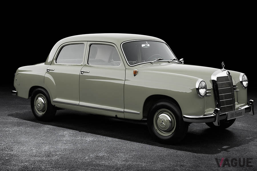 1953年から1962年に販売されたW120／W121型。写真はメルセデス・ベンツ「180 Ponton」