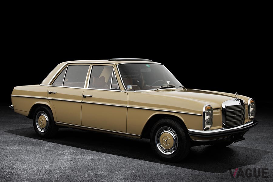 1968年から1976年に販売されたW115／W114型。写真はメルセデス・ベンツ「220 stroke/8」