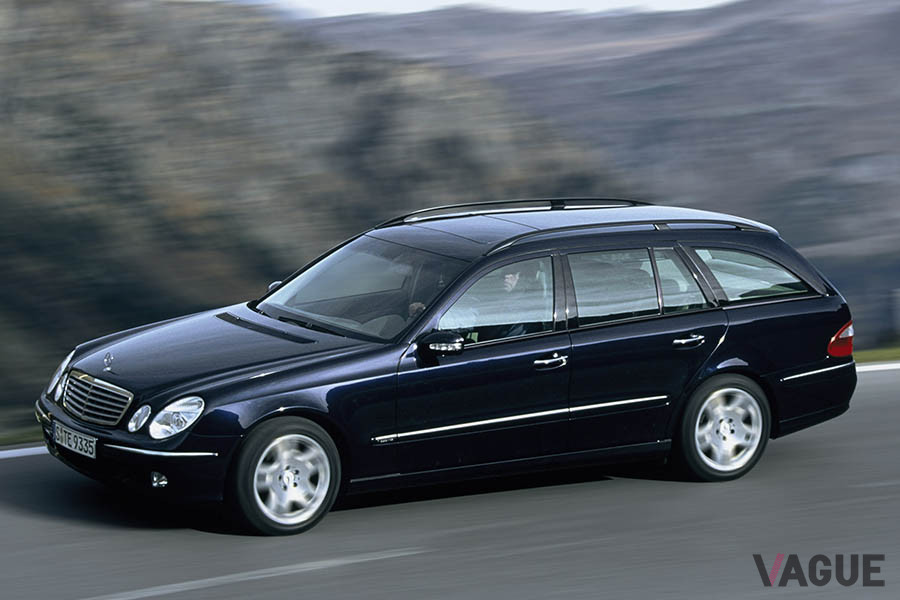 2002年から2009年に販売されたW211型。写真は2004年式メルセデス・ベンツ「Eクラスステーションワゴン」