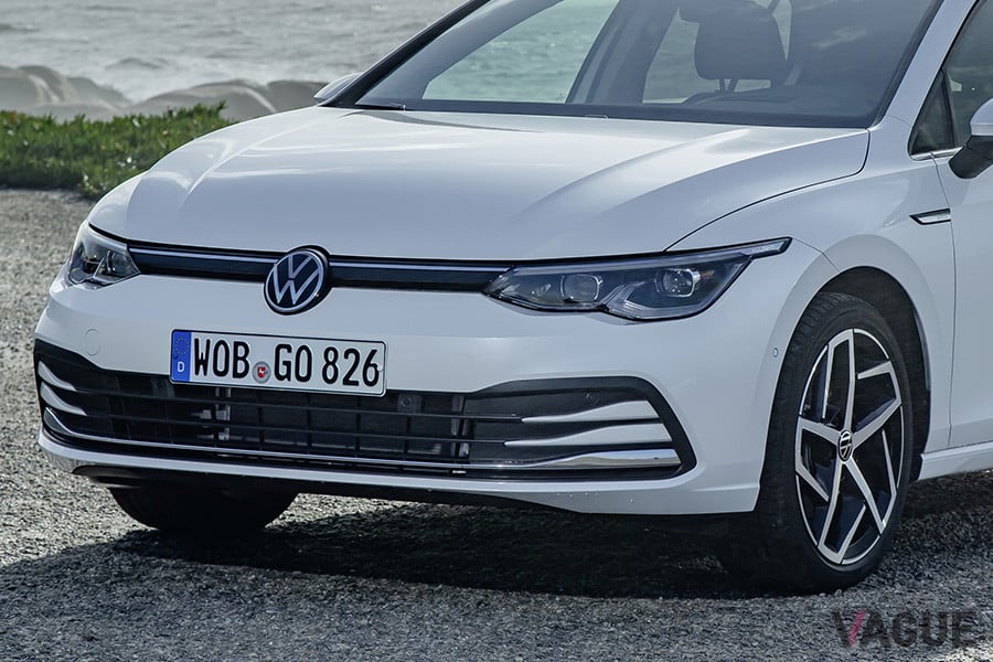 ブリヂストンのタイヤ新基盤技術「エンライトン」を採用した新車装着タイヤを装着するVW新型「ゴルフ8」