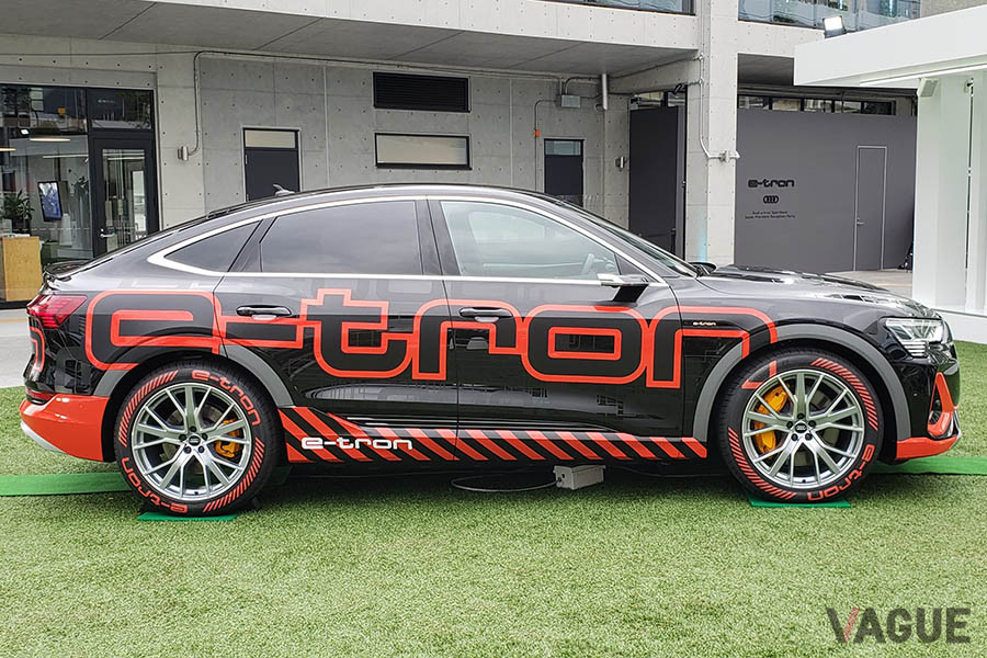 アウディブランドとして日本初導入となる電気自動車、アウディ「e-tron Sportback（e-トロン スポーツバック）」