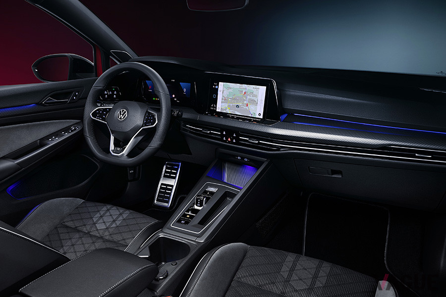 VW新型「ゴルフヴァリアント」のインパネ