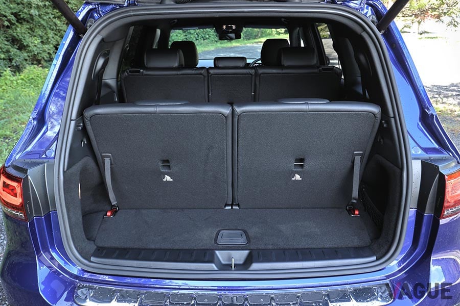 3列目シートを使用した場合の荷室容量は130リッター