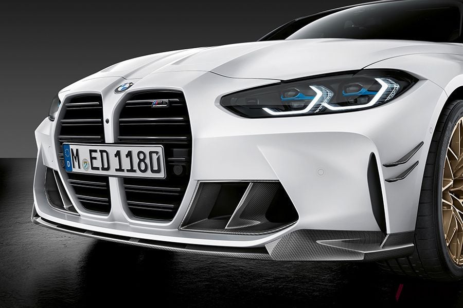 オプションのMパフォーマンスパーツを装着したBMW新型「M3セダン」のディテール