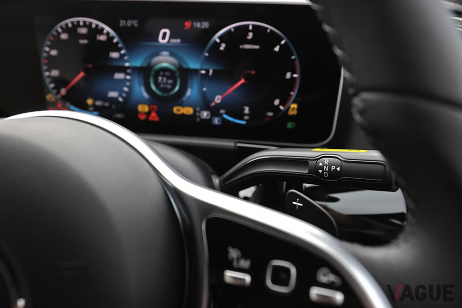 メルセデス・ベンツ新型「GLA」のセレクターレバー
