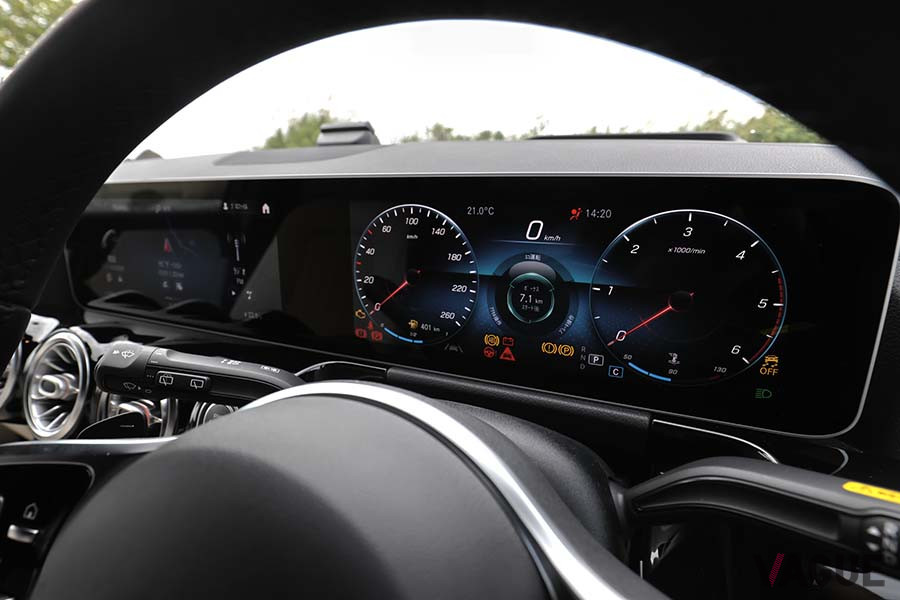 メルセデス・ベンツ新型「GLA」のディスプレイ