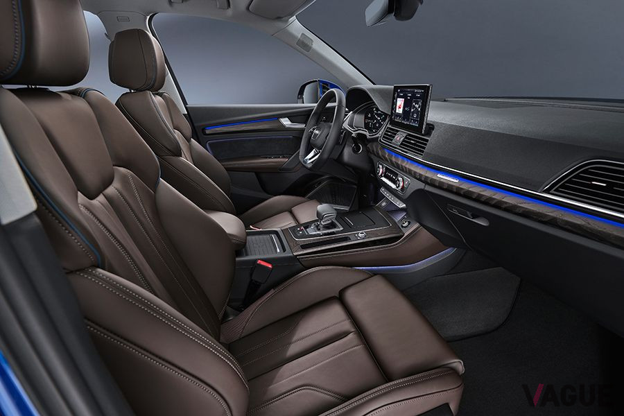 アウディ「Q5スポーツバック」のフロントシート