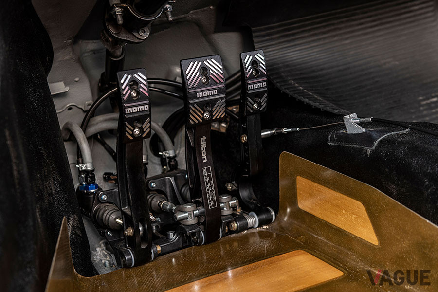 ペダル類はMOMO製（C）2020 Courtesy of RM Sotheby's