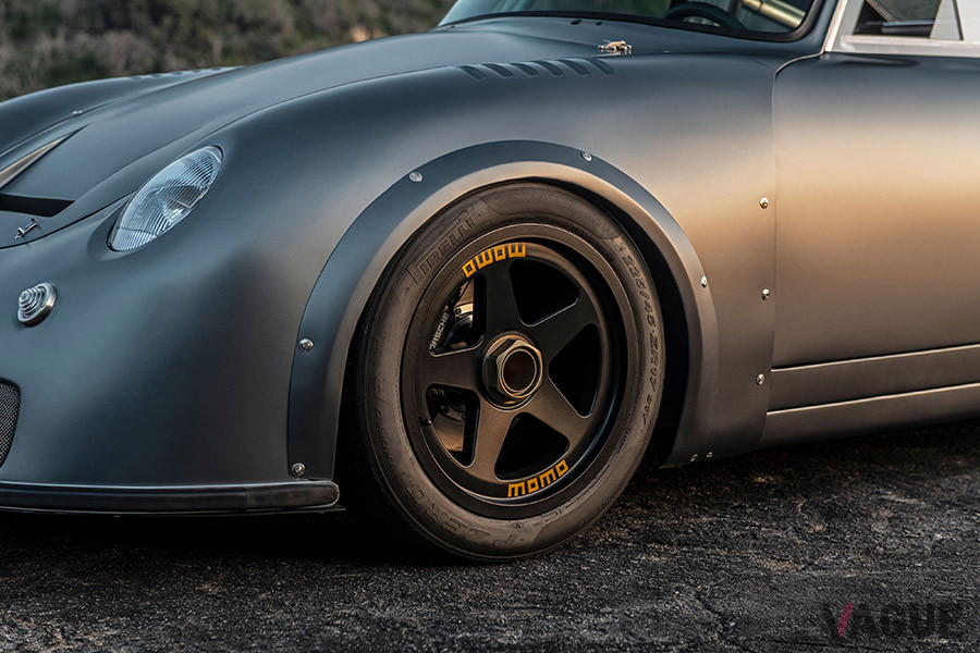 ホイールはMOMOの「ヘリテージ5」（C）2020 Courtesy of RM Sotheby's