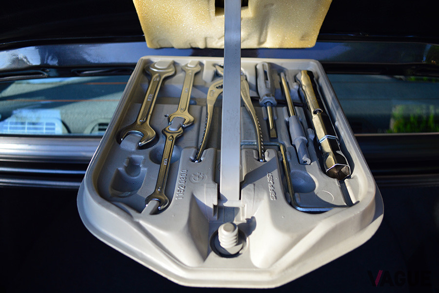標準装備されていた車載工具は、ジャッキも含めてすべて揃っている（C）2020 Courtesy of RM Sotheby's