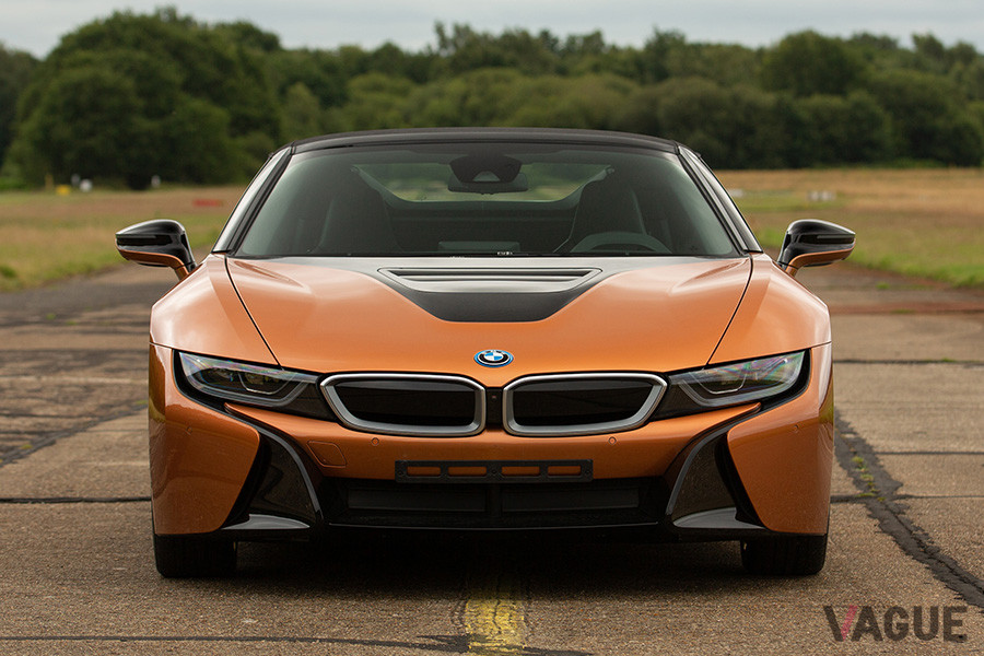 約910万円で落札された2018年式BMW「i8ロードスター」（C）2020 Courtesy of RM Sotheby's
