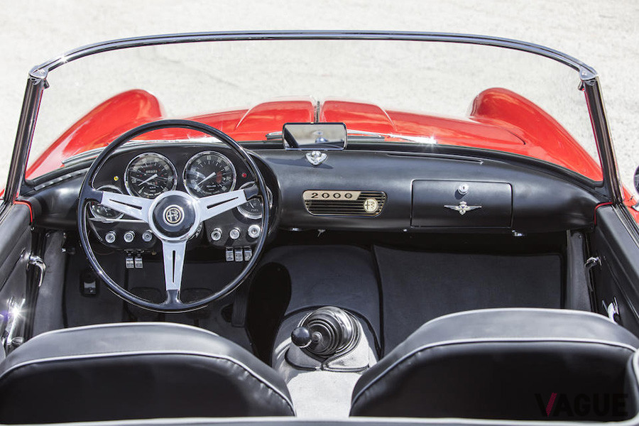 約1035万円で落札されることになった1959年式アルファ ロメオ「2000 スパイダー」（C）Bonhams