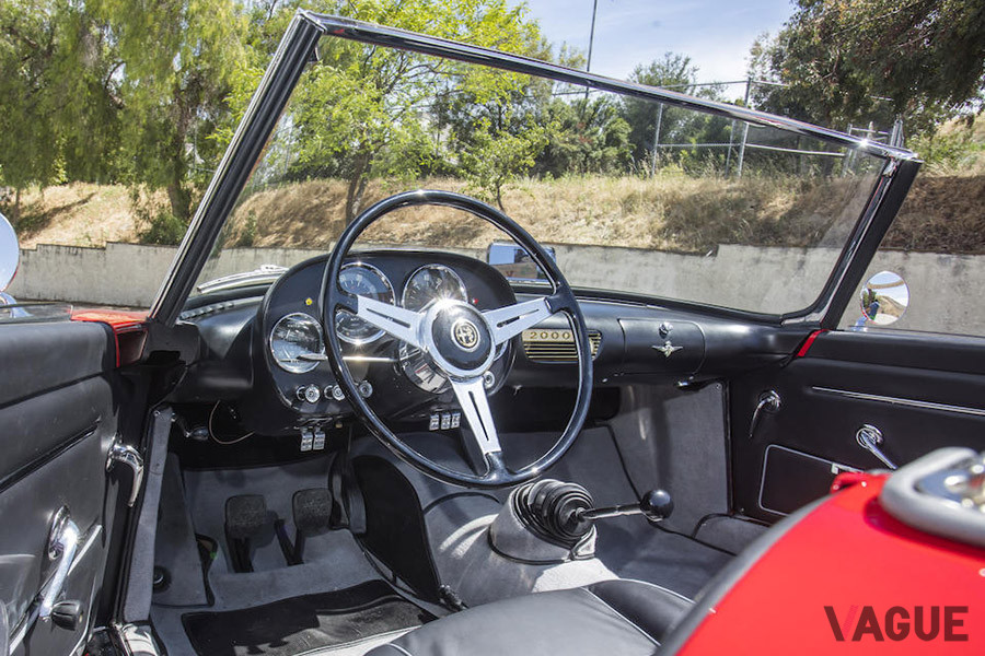 約1035万円で落札されることになった1959年式アルファ ロメオ「2000 スパイダー」（C）Bonhams
