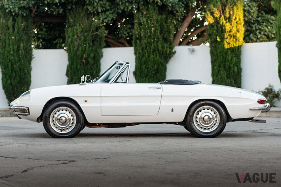 約478万円で落札された1967年式アルファ ロメオ「デュエット1600スパイダー」（C）Bonhams