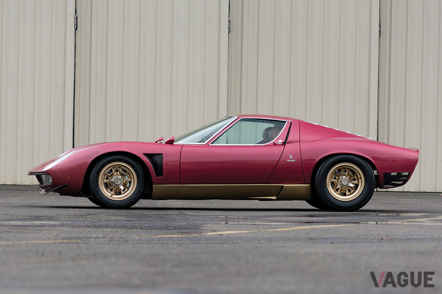 2015年アリゾナ・オークションで189万7500ドル（約2億2580万2500円）で落札された、ランボルギーニ「ミウラSVJ」（C）2015 Courtesy of RM Sotheby's