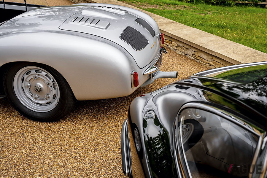 「356ザガート」（奥）、1967年型「911S」（手前）（C）2020 Dr. Ing. h.c. F. Porsche AG