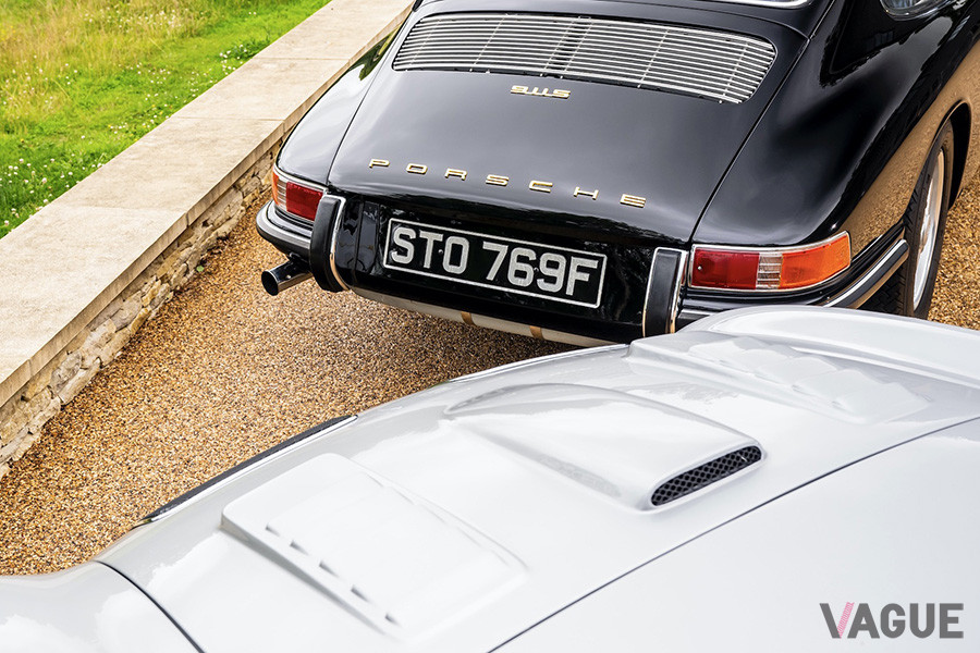 「356ザガート」（手前）、1967年型「911S」（奥）（C）2020 Dr. Ing. h.c. F. Porsche AG