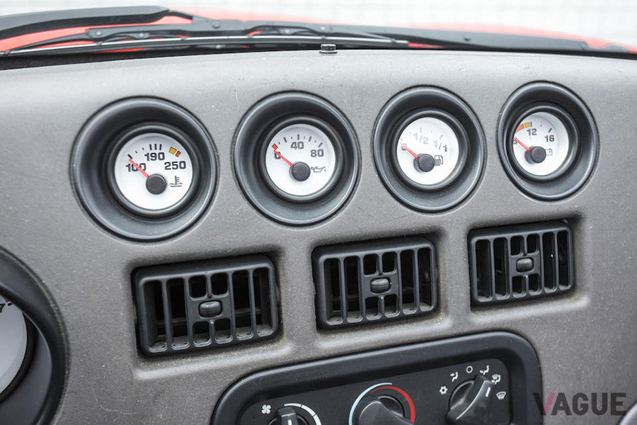 約410万円で落札された1992年式ダッジ「バイパーRT／10ロードスター」（C）Bonhams 2001-2020