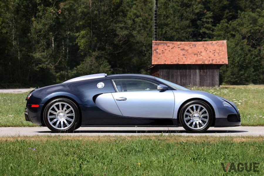 2007年式ブガッティ「ヴェイロンEB16.4」は、新車時1億7700万円というプライスタグだったが、エスティメートは約1億3000万円−約1億6000万円であった（C）Bonhams 2001-2020