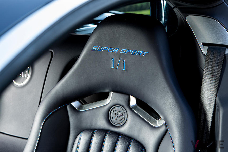 2012年式ブガッティ「ヴェイロン16.4スーパースポーツ」の新車時の価格は2億8900万円だったが、約2億1100万円で落札となった（C）Bonhams 2001-2020