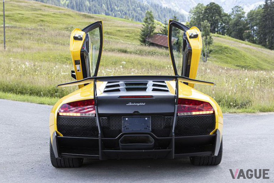 33万9250スイスフラン（邦貨換算約3900万円）で落札された、2010年式ランボルギーニ「ムルシエラゴLP670-4 SVクーペ」（C）Bonhams 2001-2020