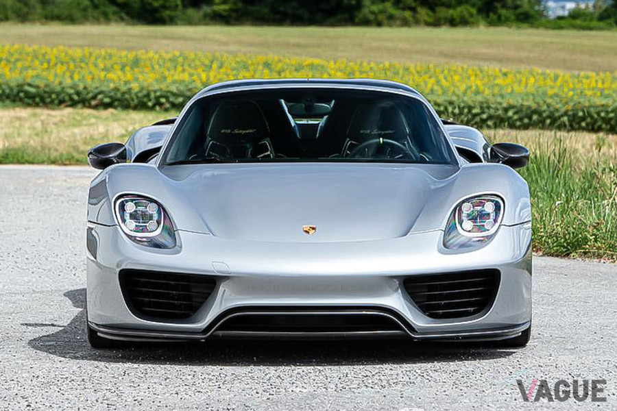 2010年のジュネーブ・ショーで発表されたのたポルシェ「918スパイダー」（C）Bonhams 2001-2020