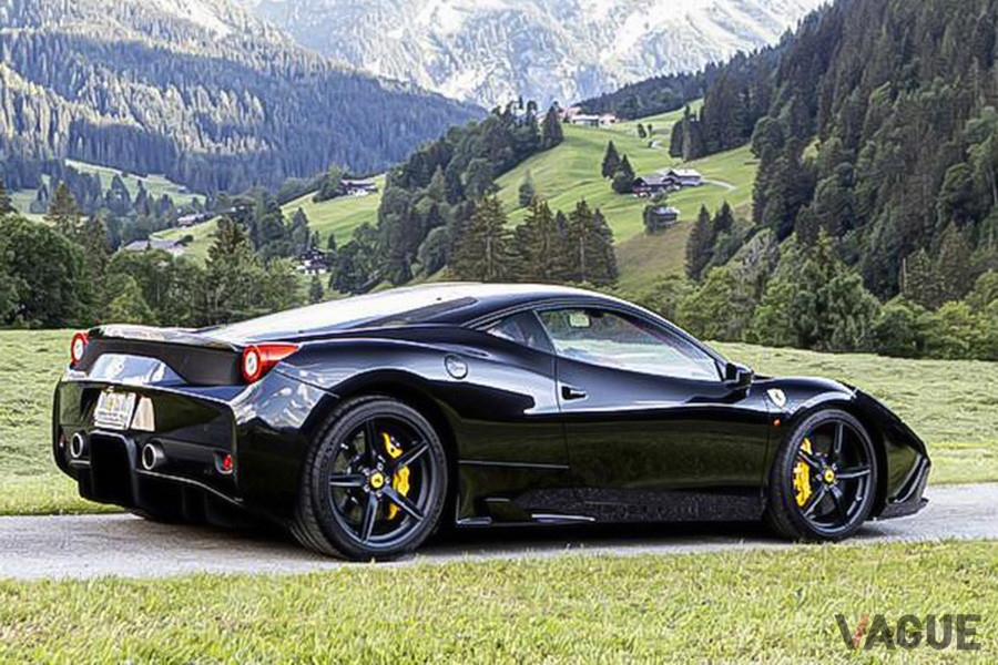 走行距離405kmという「458スペチアーレ」のエスティメートは、約4600万円−5700万円。こちらも流札に終わった（C）Bonhams 2001-2020