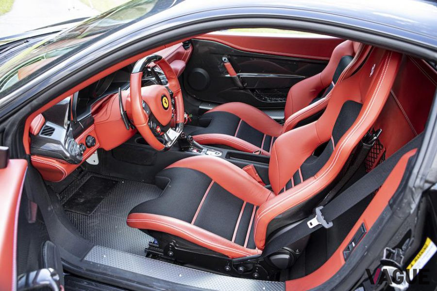 走行距離405kmという「458スペチアーレ」のエスティメートは、約4600万円−5700万円。こちらも流札に終わった（C）Bonhams 2001-2020