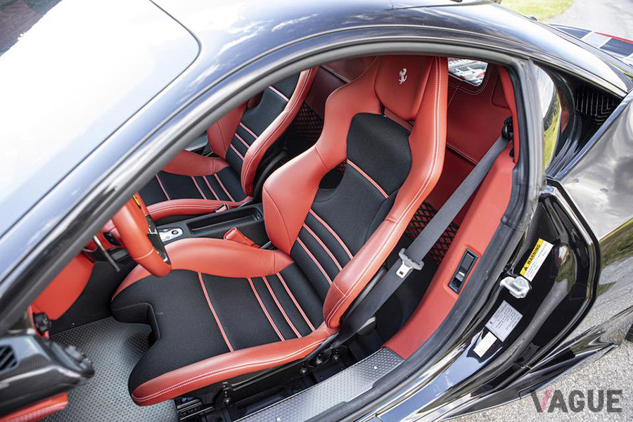 走行距離405kmという「458スペチアーレ」のエスティメートは、約4600万円−5700万円。こちらも流札に終わった（C）Bonhams 2001-2020
