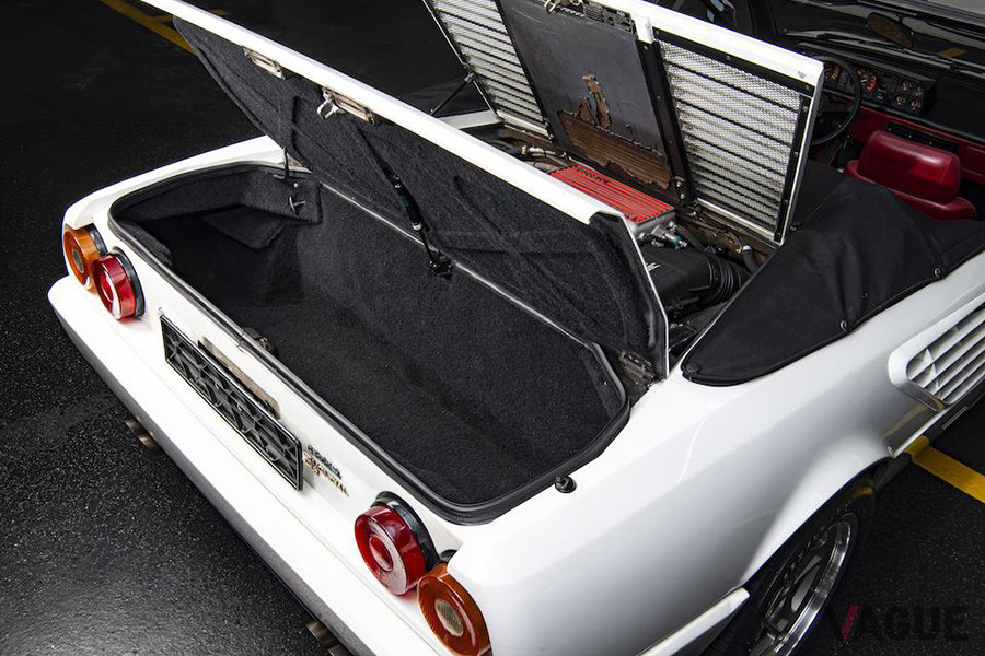 およそ418万円で落札された1986年式フェラーリ「モンディアル3.2カブリオレ」（C）Bonhams 2001-2020
