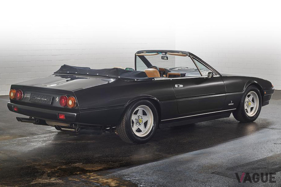 約954万円で落札された1982年式フェラーリ「400i カブリオレ by パヴェージ」（C）Bonhams 2001-2020
