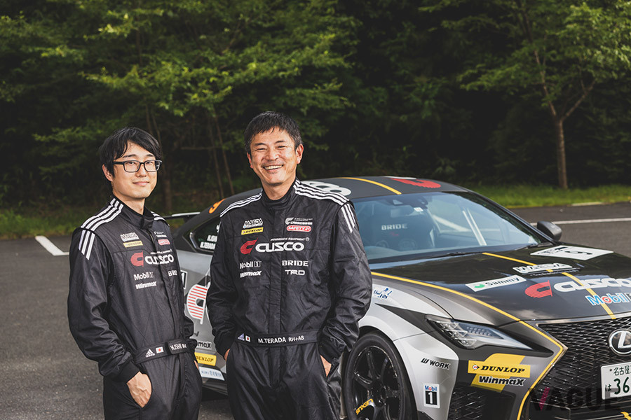 スーパー耐久でもRC Fをドライブする石井宏尚選手と、元々はパリダカなど砂漠を走り回っていた寺田昌弘選手の異色のコンビ