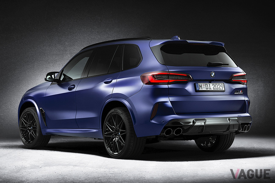 「BMWインディビジュアル・フローズンマリナーベイブルー」のボディカラーをまとった「X5 Mコンペティション」