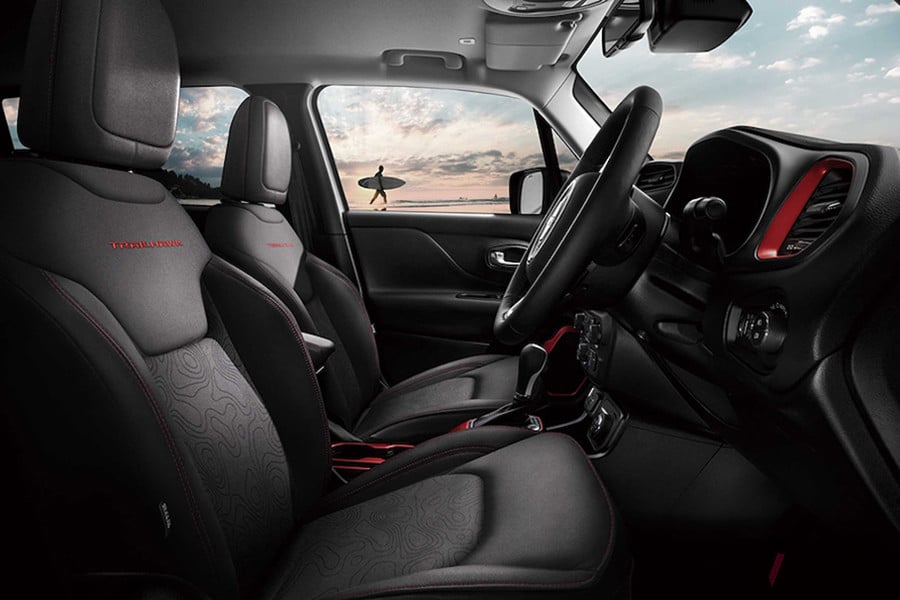 「トレイルホーク4xe」のインテリア