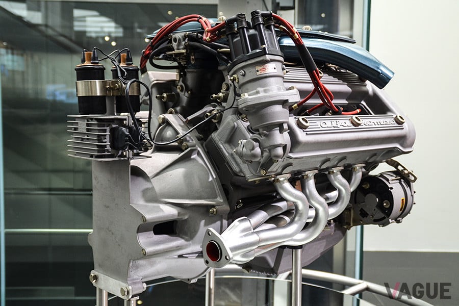 ティーポ33譲りのV8エンジン
