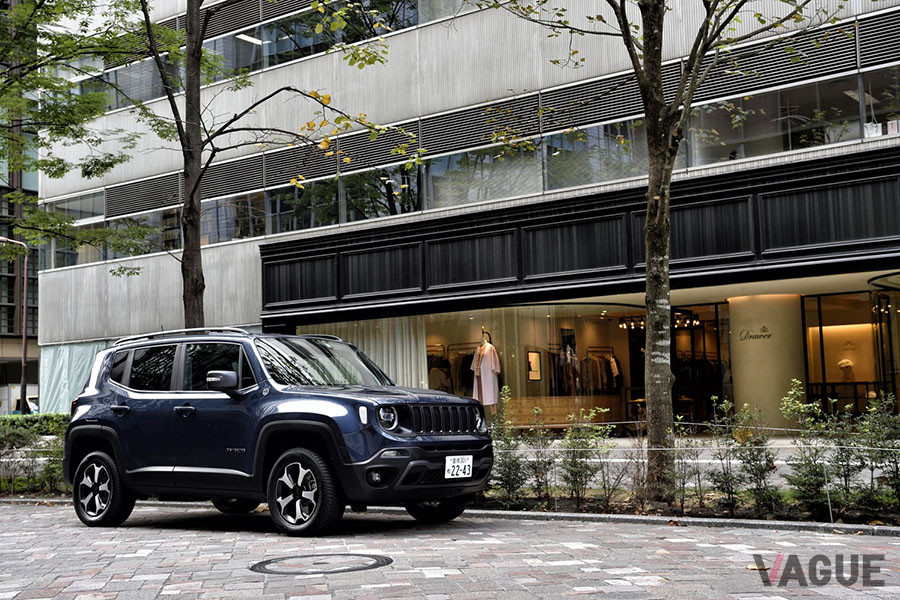 「レネゲード 4xe」は、EV走行だけで48kmを実現しているので、ちょっとしたタウンユースにも最適だ