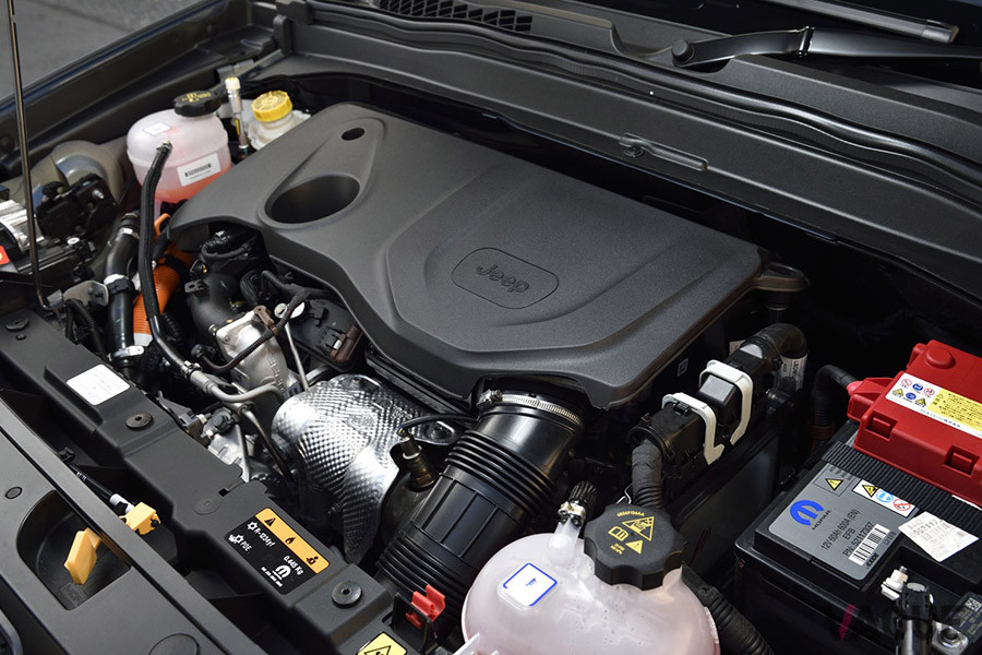 エンジンは1.3リッター直列4気筒マルチエア16バルブ インタークーラー付ターボ