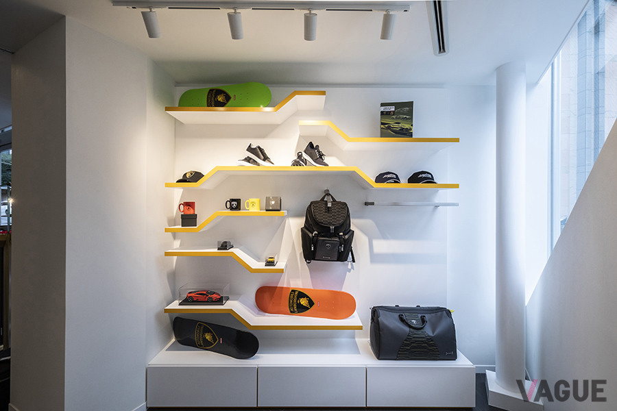 ランボルギーニのライフスタイルコレクションも展示される