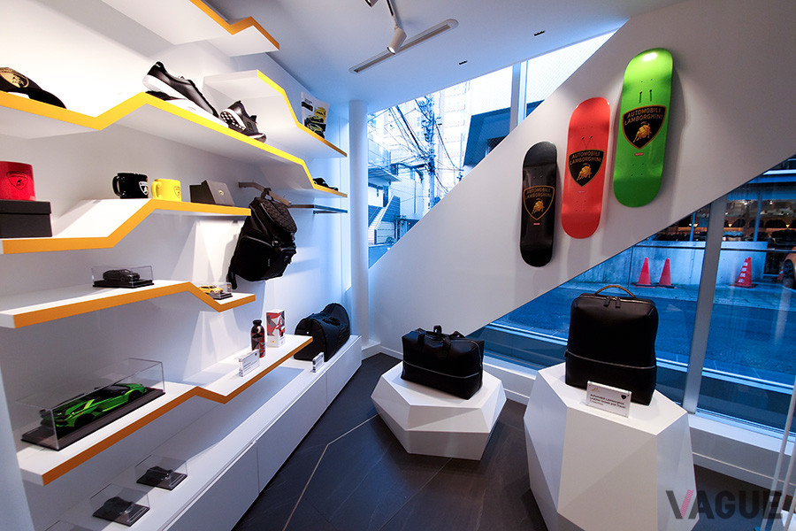 ランボルギーニのライフスタイルコレクションも展示される
