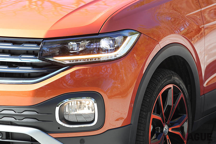 2020年度上半期 輸入車第5位に入ったフォルクスワーゲンのコンパクトSUV「Tクロス」。日本で扱いやすいサイズと1リッター直列3気筒TSIによるキビキビとした運動性能がヒットの理由だろう