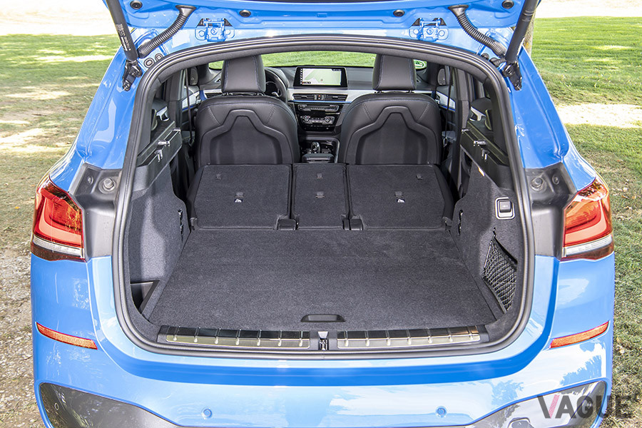BMW「X1」の荷室