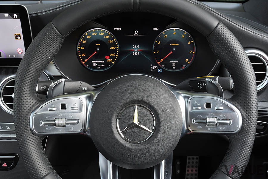 メルセデスAMG「GLC43 4MOTION クーペ」のメーター