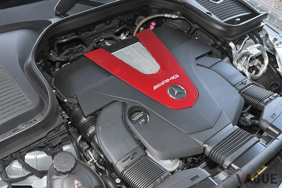 エンジンは「276型」と呼ばれる3リッターV型6気筒ツインターボ。390ps・520Nmを発揮する
